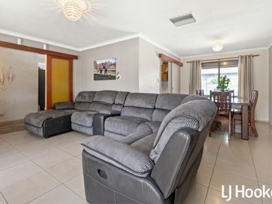 14 Kidbroke Place, Kelmscott WA 6111