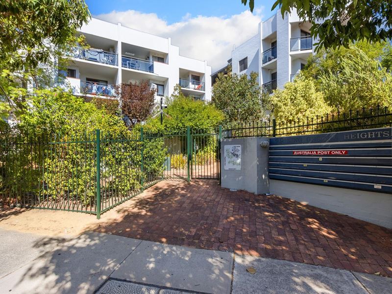 1/22 King George Street, Victoria Park WA 6100