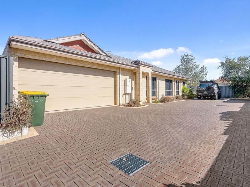 2/16 Dulegal Way, Aveley