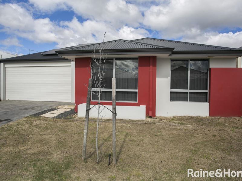 18 Albarello Way, Dayton