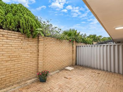 2/22 Ray Street, Rockingham WA 6168