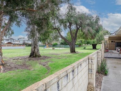 16 Veronica Street, Riverton WA 6148