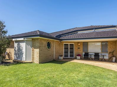 70 Discovery Drive, Thornlie WA 6108