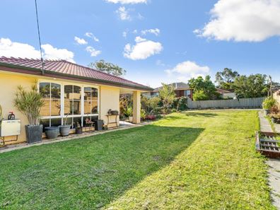 36 Abbott Way, Swan View WA 6056