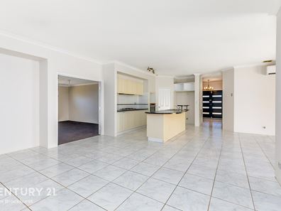 21 Dunster Way, Orelia WA 6167