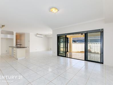 21 Dunster Way, Orelia WA 6167