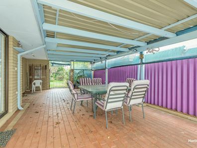 3 Guinivere Way, Camillo WA 6111