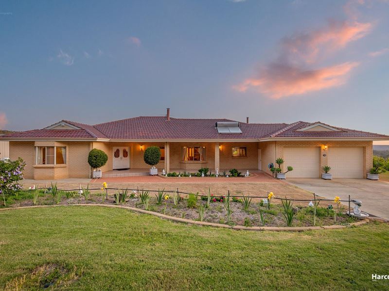 18 Conifer Road, Karragullen