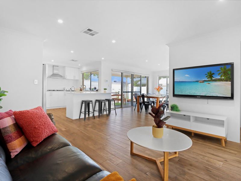 15B Crossland Way, Kardinya
