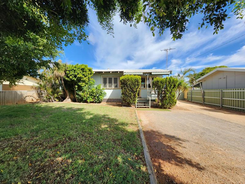 14 McNish Street, Carnarvon WA 6701