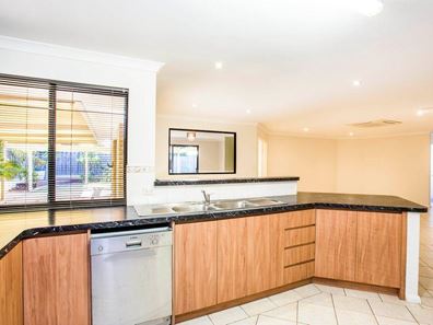 17 Leopold Turn, Ellenbrook WA 6069