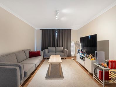 5 Serisier Parkway, Queens Park WA 6107