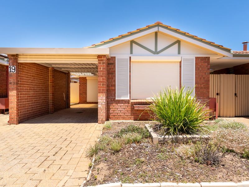 19/13 Baralda Court, Rockingham