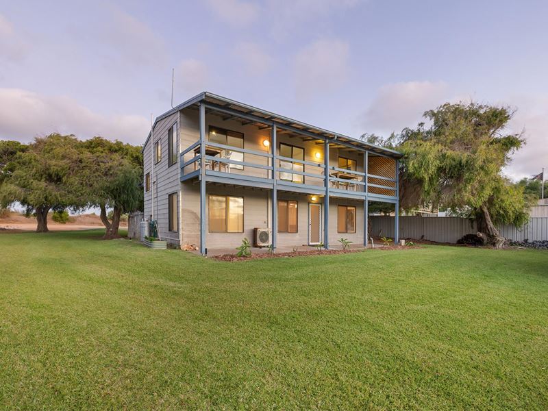 4 Beacon Road, Lancelin WA 6044