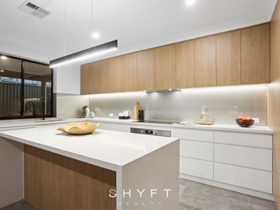 7 Amalfi  Avenue, Mindarie WA 6030