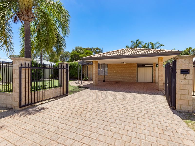 7 Floret Court, Seville Grove WA 6112