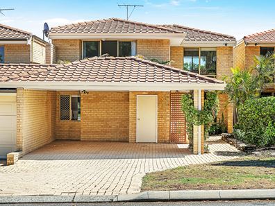 2/2 Albemarle Street, Scarborough WA 6019