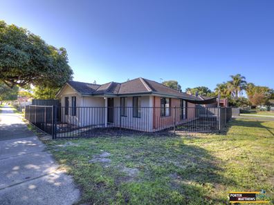 374 Sydenham Street, Cloverdale WA 6105