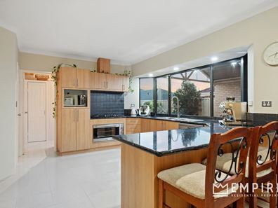 9 Carbine Way, Lake Coogee WA 6166