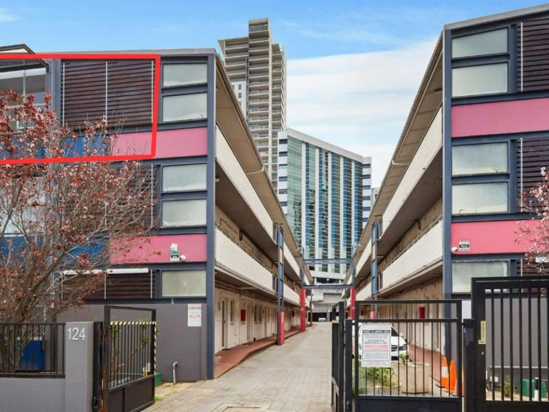 25/124 Terrace Road, Perth