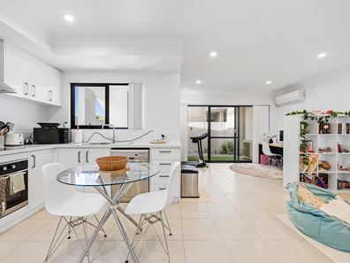 6/11 Rowlands Street, Kewdale WA 6105