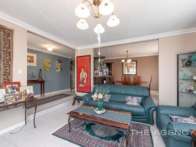 21 Bascombe Rise, Hillarys WA 6025