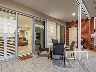 17/2 Lahinch Vista, Gnangara WA 6077