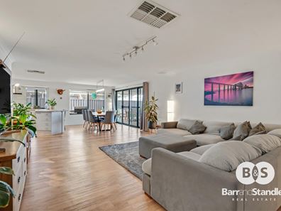 8 Gascoyne Circle, Millbridge WA 6232