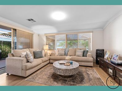 33 Salamanca Parkway, Port Kennedy WA 6172
