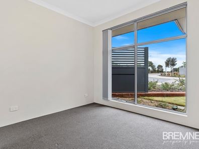 4 Kenby Chase, Wandi WA 6167