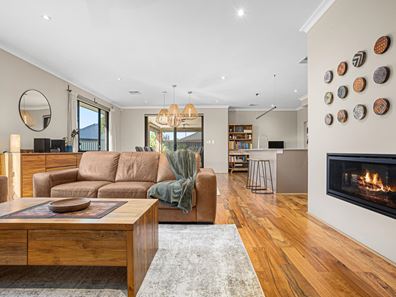 64 Greensand Promenade, Treeby WA 6164