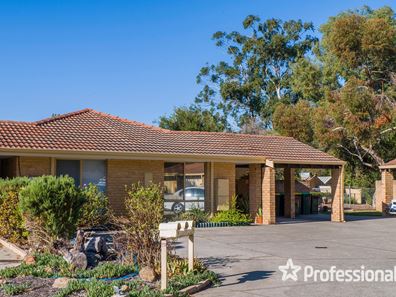 9/11 Glendale Mews, Ballajura WA 6066