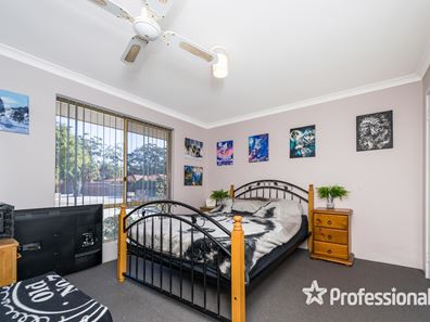 9/11 Glendale Mews, Ballajura WA 6066