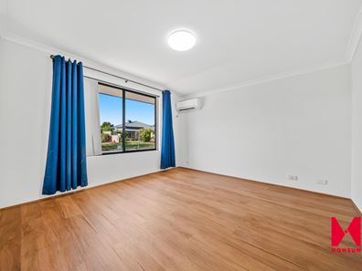9 Otago Pass, Meadow Springs WA 6210