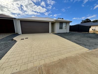 16B Wood Avenue, Waroona WA 6215