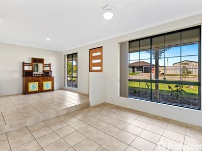 26 Strasbourg Ramble, Port Kennedy WA 6172