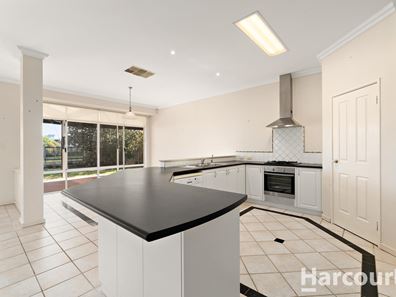 16 Carnarvon Way, Erskine WA 6210