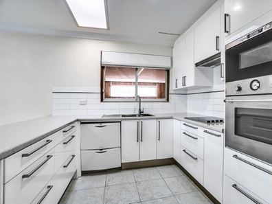 18 Rusham Place, Morley WA 6062