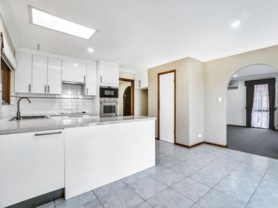 18 Rusham Place, Morley WA 6062