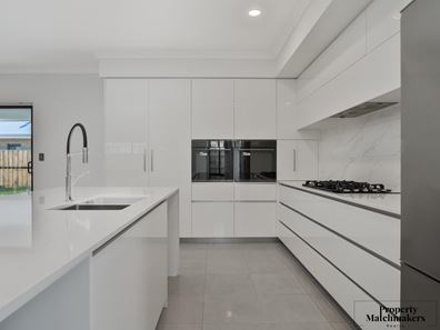 82 Dunnett Drive, Ellenbrook WA 6069