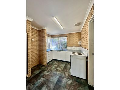 1/216 First Street, Wonthella WA 6530