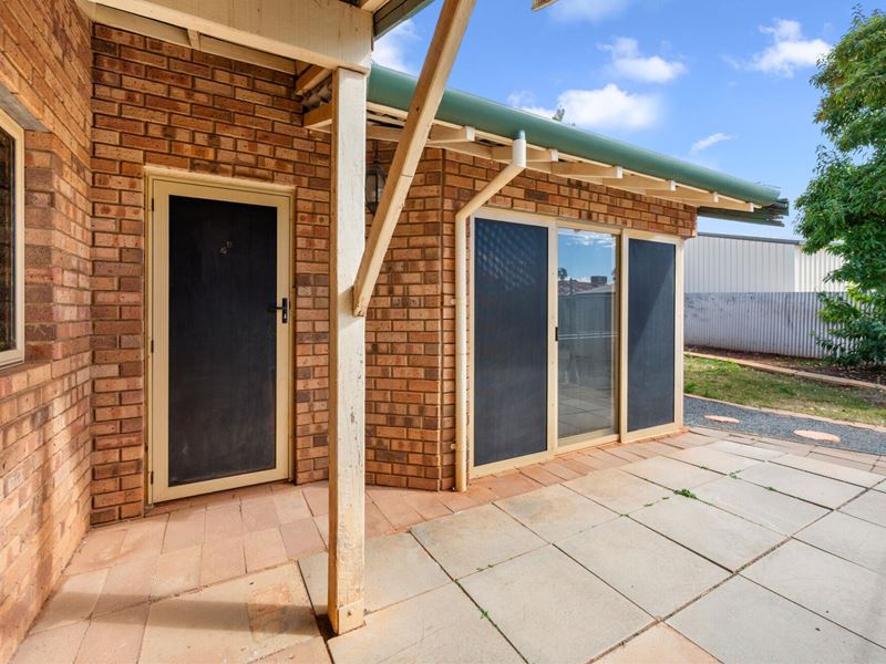 4B Kirwan Court, Hannans WA 6430