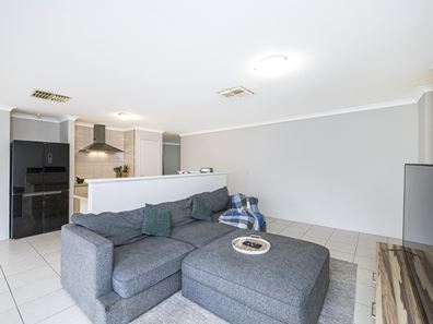 25 Scanlon Way, Lockridge WA 6054