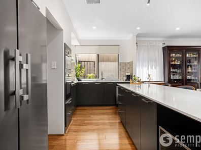 6 Nobilis Street, Beeliar WA 6164