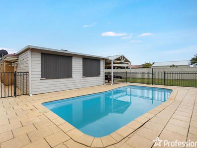 97 Charthouse Road, Waikiki WA 6169