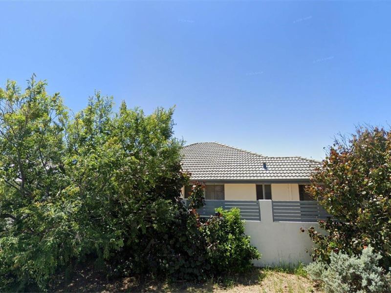296 Peelwood Parade, Halls Head WA 6210