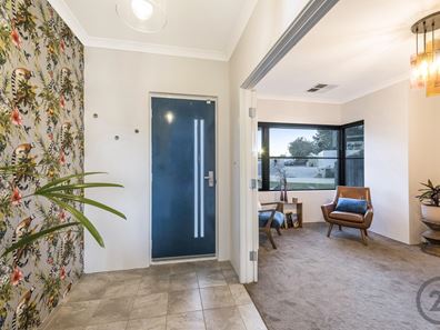 8 Lorea Loop, Halls Head WA 6210
