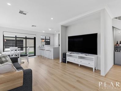 26 Everest Parkway, Lakelands WA 6180