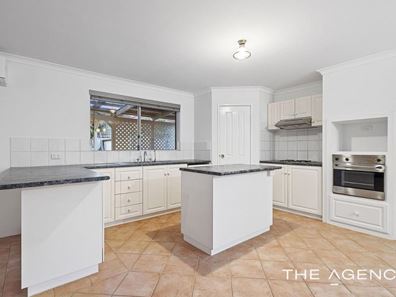 35 Willow Tree Drive, Kewdale WA 6105