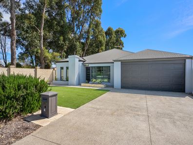 7 Narrabeen Bend, Secret Harbour WA 6173